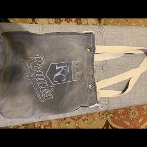 Royals Vintage Shoulder Bag